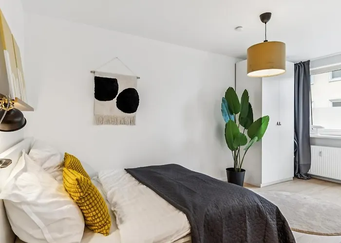 Neu Und Modern, Naehe Hbf, Ddorf, Cng , Lift Und Parkplatz